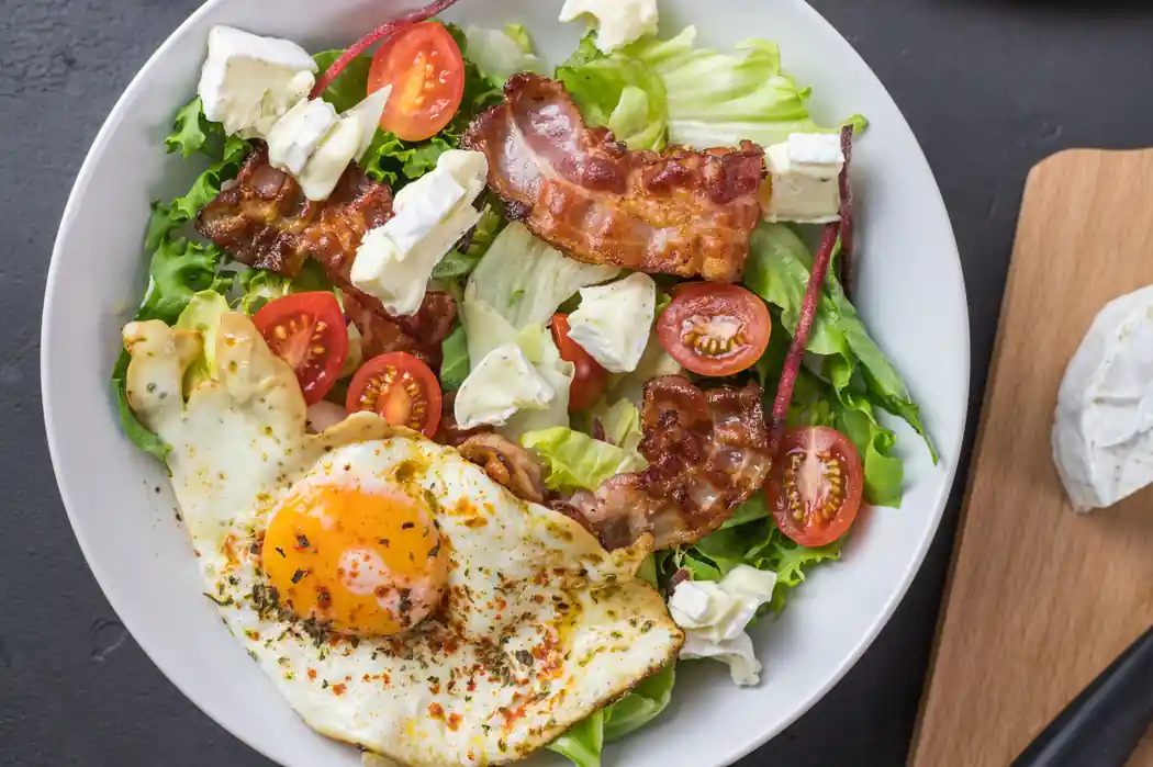 Bacon and Egg Dinner Salad