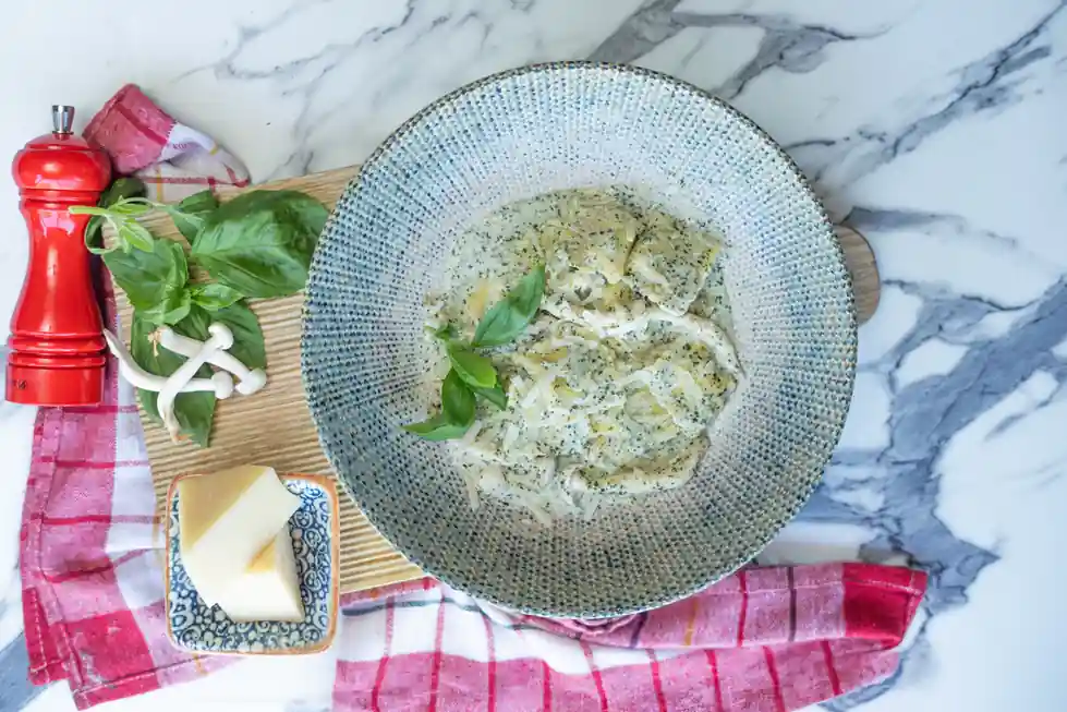 Basil Mushrooms in Cream Sauce
