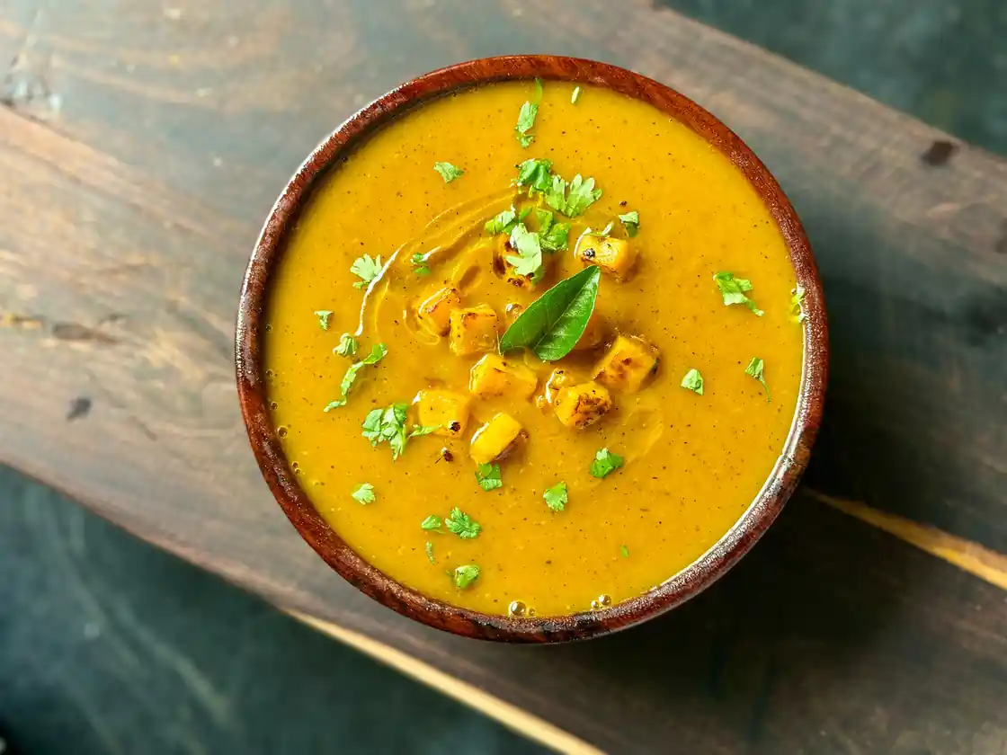 Sopa de calabacín al curry