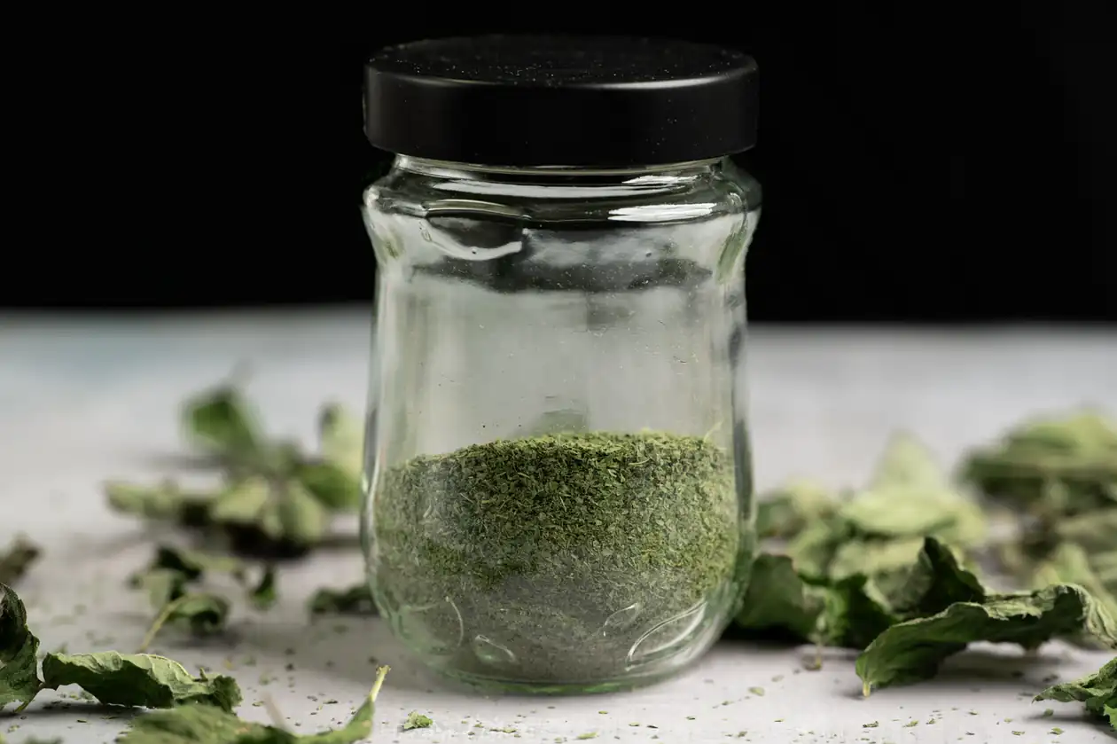 Green Salad with Dried Mint