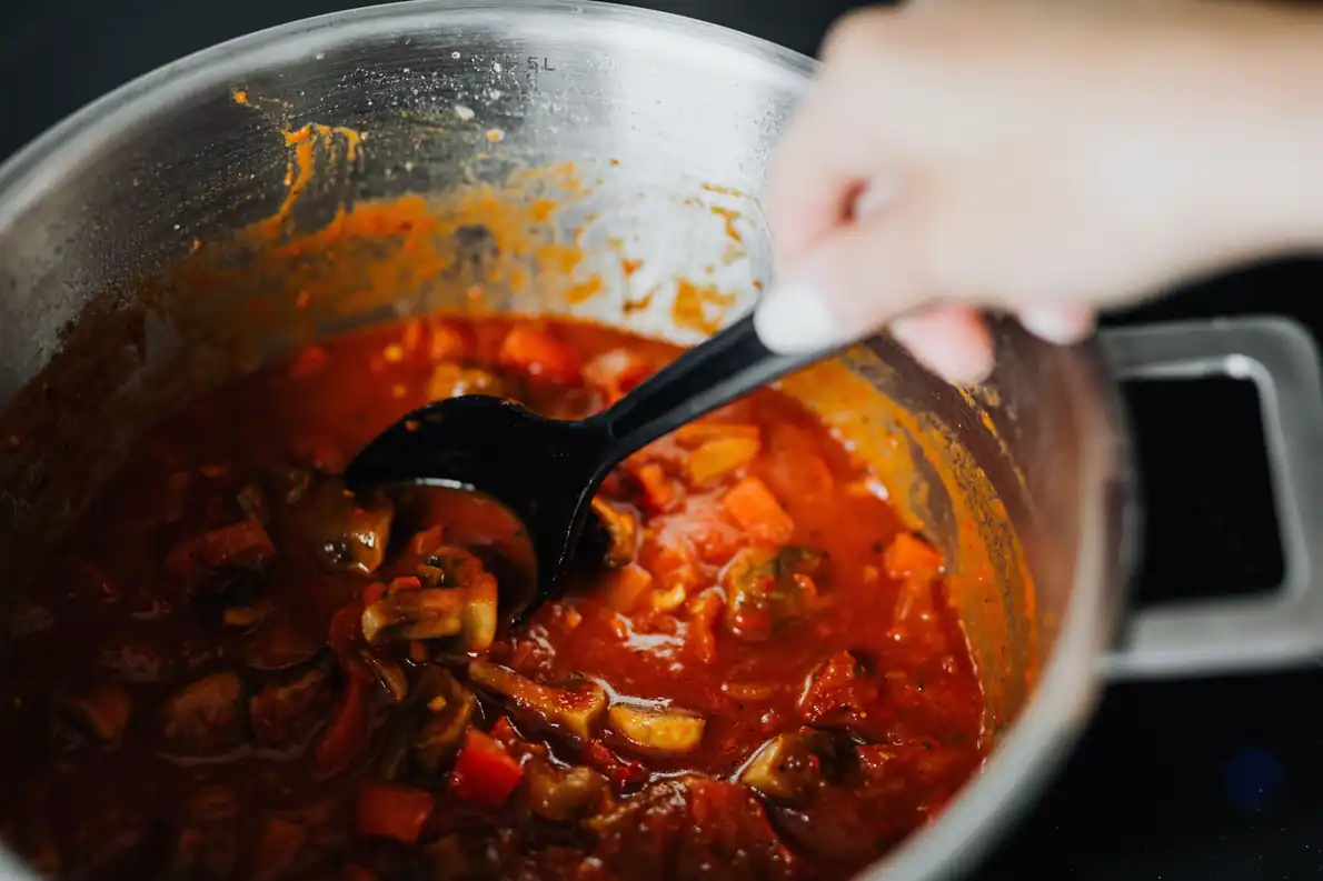 Slow Cooker Tomato Sauce