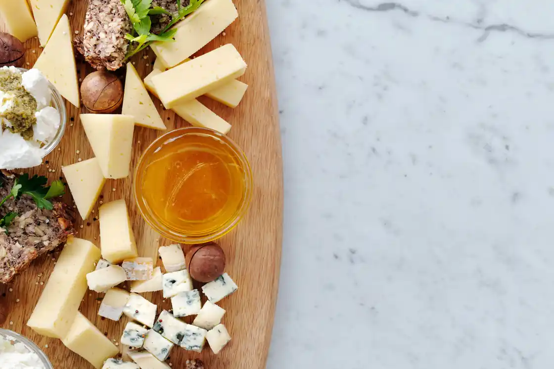 Spinach and Gorgonzola Cheese Ball