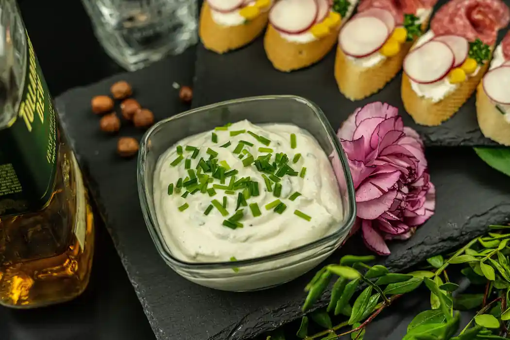 Warm Blue Cheese Dip with Garlic and Bacon